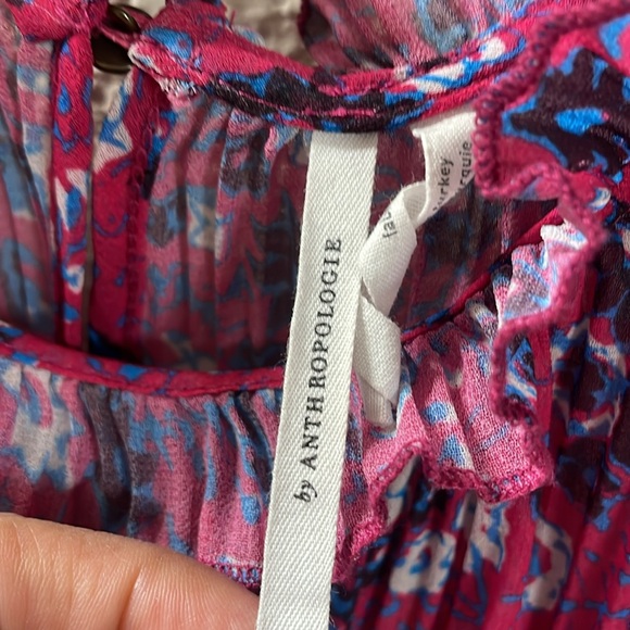 Anthropologie Pink floral ruffle sleeve top. Size large . NEW condition - Picture 3 of 6